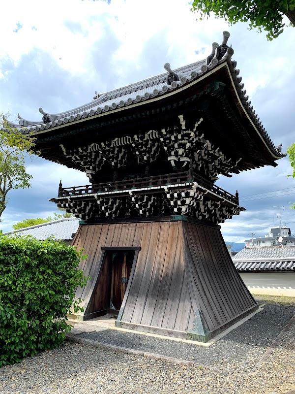 Otani Hombyo Temple (Mausoleum of Shinran) 6