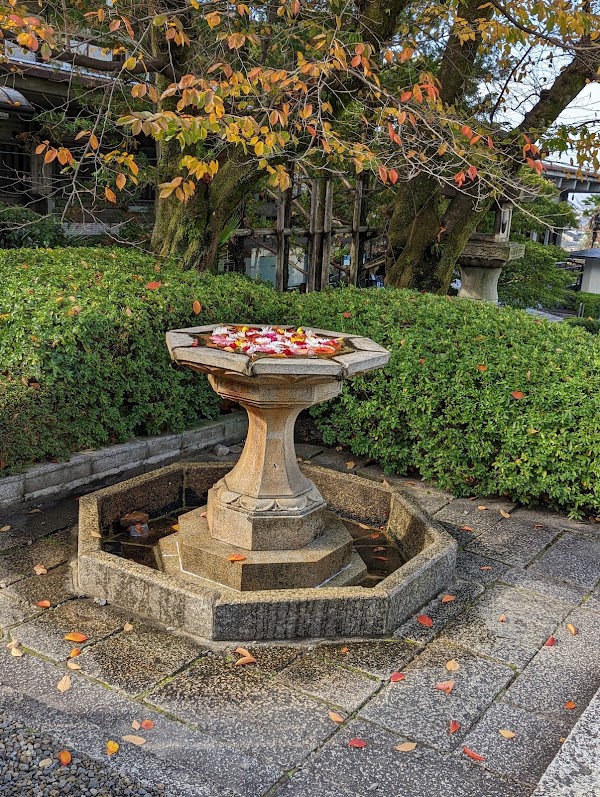 Otani Hombyo Temple (Mausoleum of Shinran) 3