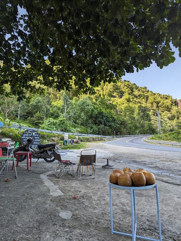 Quán Cây Thông
