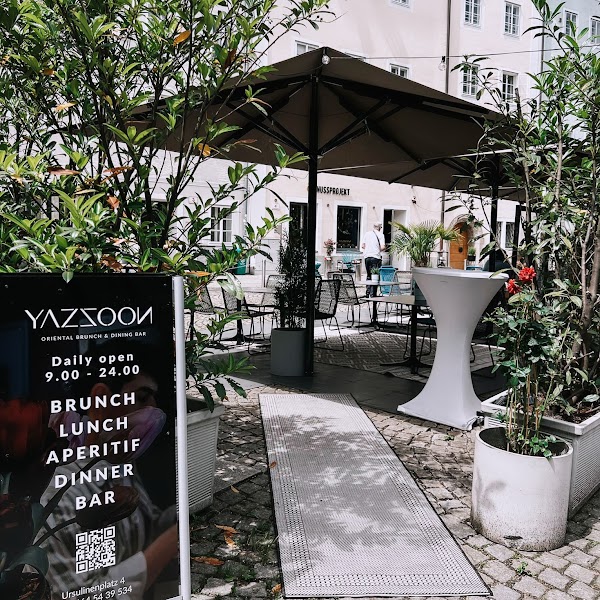 YAZZOON oriental brunch | restaurant | dining bar 1