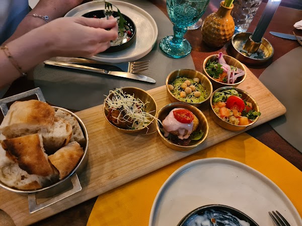 YAZZOON oriental brunch | restaurant | dining bar 3