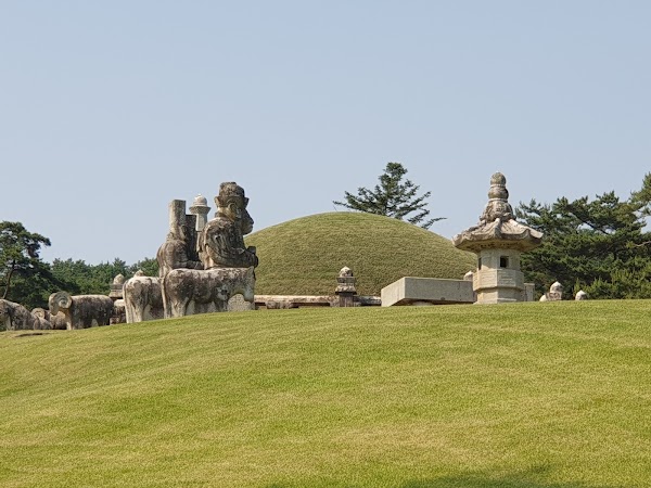 Nyeongneung (Tomb of King Hyojong & Queen Inseon) 1
