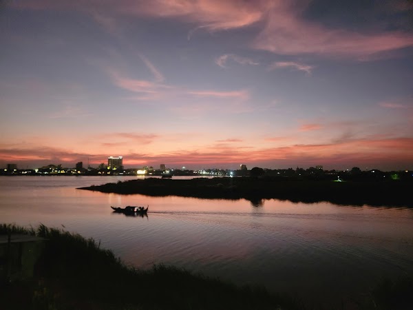 Black Bamboo Craft Brewery and restaurant ភោជនីយដ្ឋានឫស្សីខ្មៅ 2