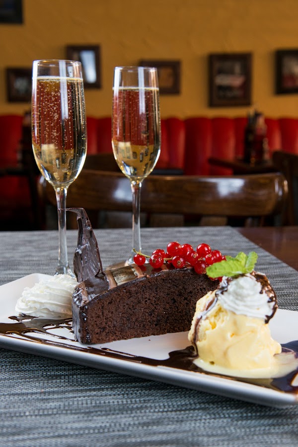 Güell Tapas Restaurant 4