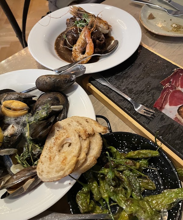 Bota Tapas & Paella Bar 2