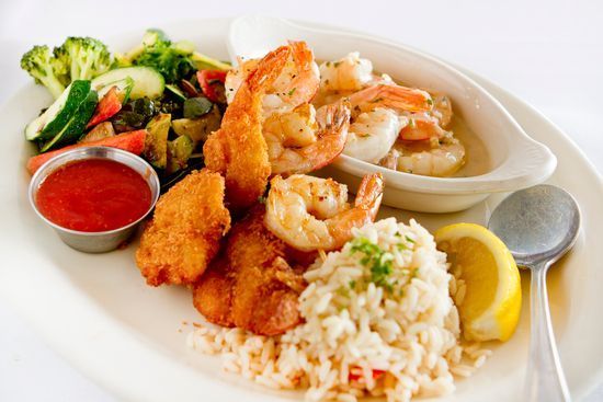 Pier Market Seafood Restaurant 4