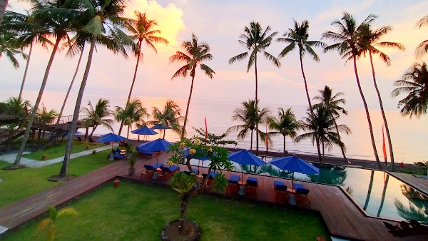 Kayu Kayu Beach Front Restaurant 4