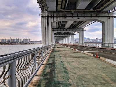Banpo Bridge