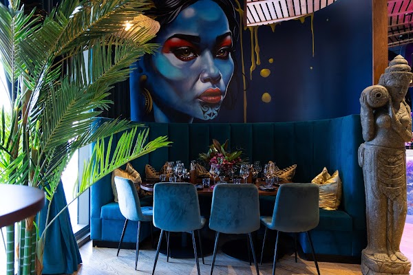 Manu Restaurant and Bar 1