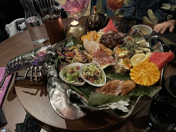 Manu Restaurant and Bar 4