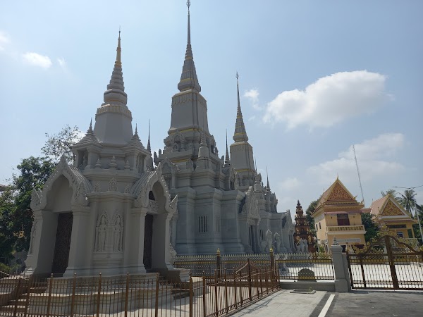 Wat Botum Park 5