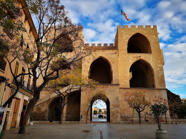 Valencia's Historic Splendors: A Journey Through Time and Art 3