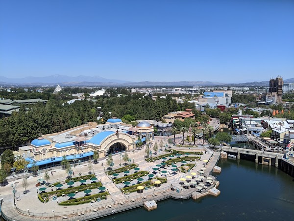 Pixar Pal-A-Round – Swinging 4