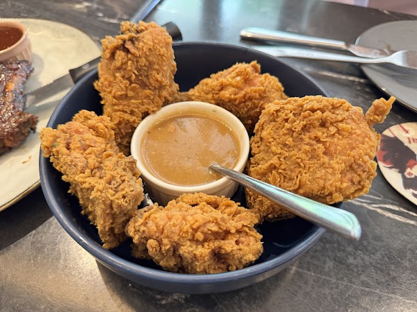 Pat & Pat Restaurant 3