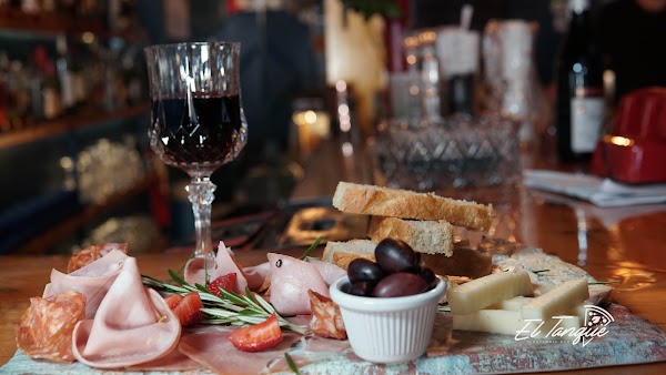 El Tanque Trattoria Bar 5