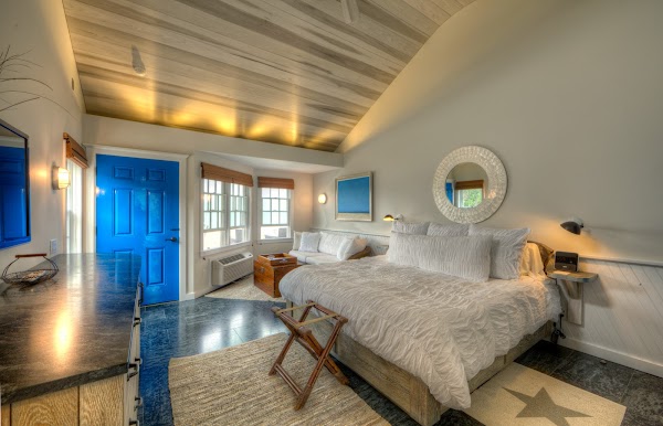 Cliffside Beach Club 5