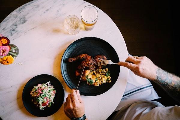 Golden Gate Saloon 3