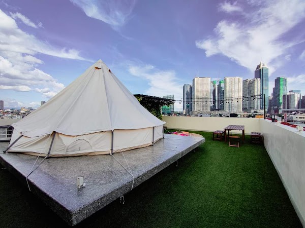 Maria's Deck - Urban Glamping