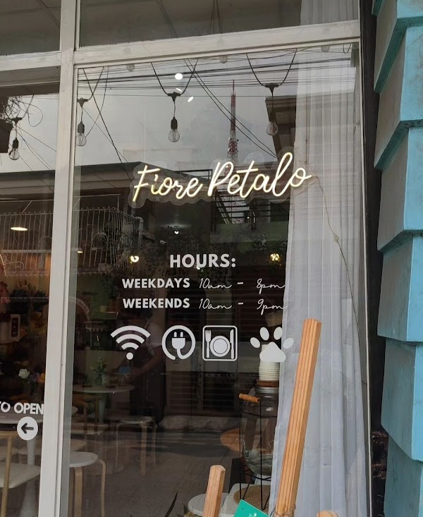 Fiore Petalo Flower Shop & Cafe