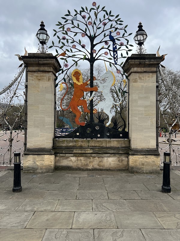 Queen Elizabeth Gate 1