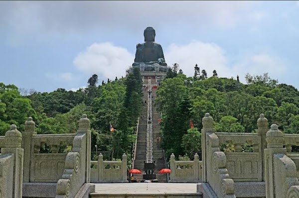Tian Tan Buddha 5