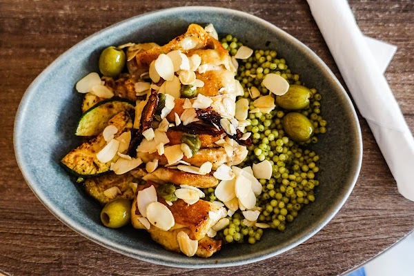 BLOOM - Bistro & Burgers 2