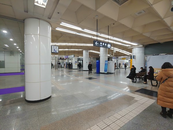 Godeok station