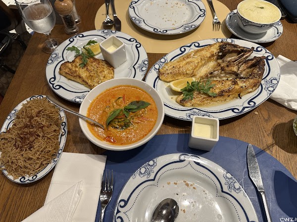 L'wzaar Sea Food Restaurant 4