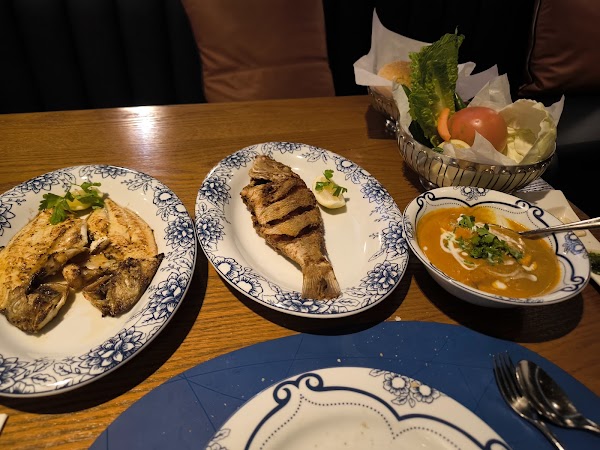 L'wzaar Sea Food Restaurant 3