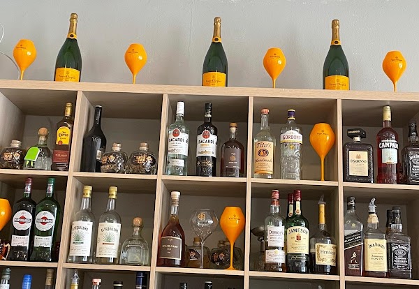 Krafted At The Stubbs Specialty Krafted Sandwiches And Kocktails 1