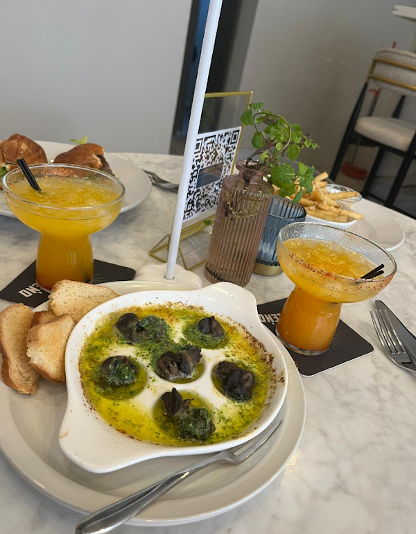 Krafted At The Stubbs Specialty Krafted Sandwiches And Kocktails 3