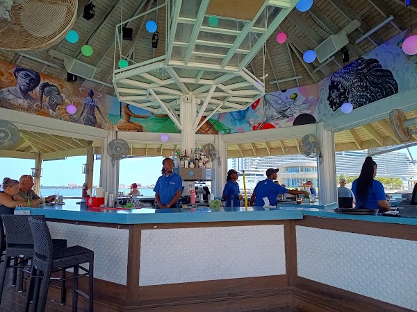 Lukka Kairi Waterfront Bar & Grill 2