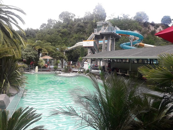 Taupo DeBretts Hot Springs 4