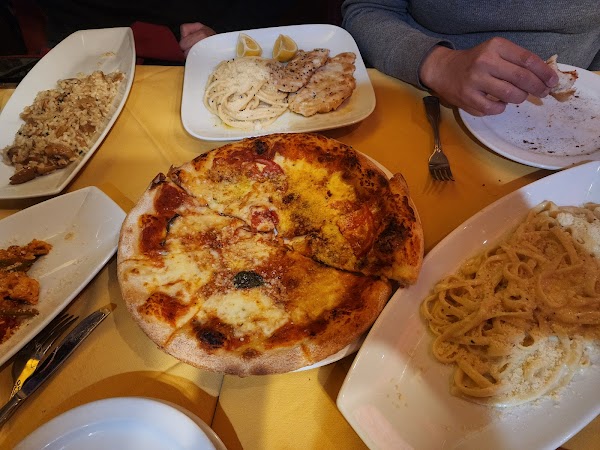 Mona Lisa Restaurant 5