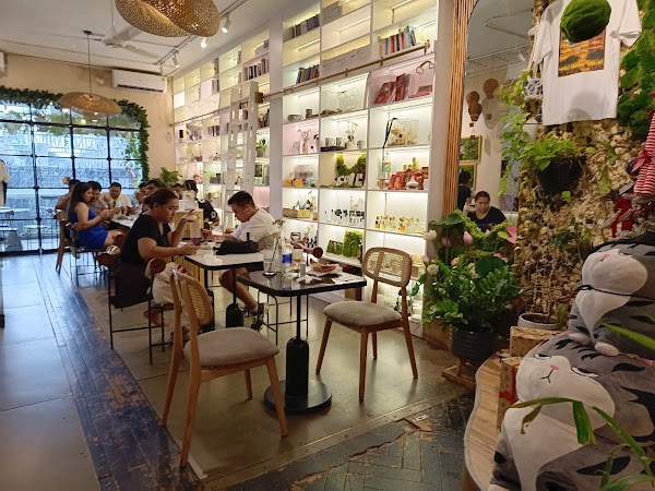 The Cafe Apartment 5