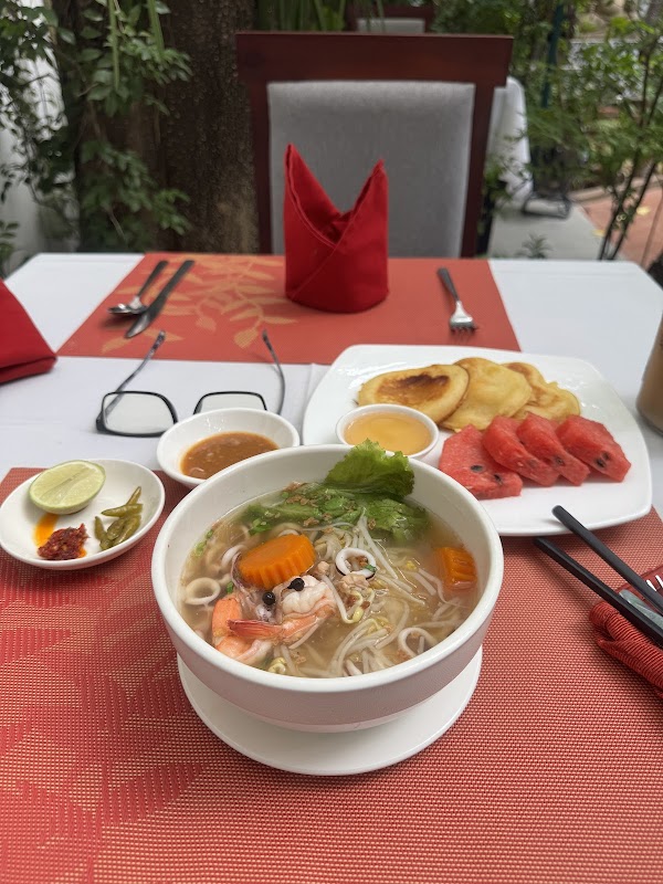 Urban Tree Hut Restaurant - អ៊ឺបេនទ្រី 4