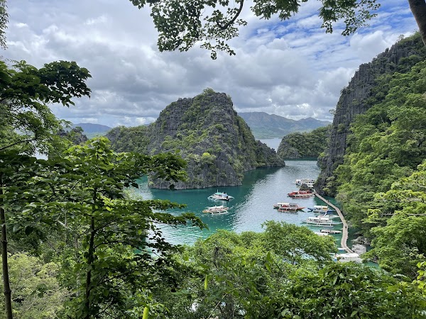 Kayangan Lake
