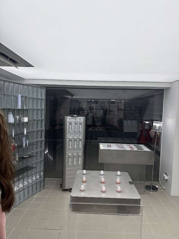 glow flagship store clear