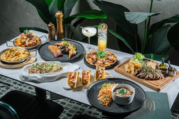 Reflect Rooftop Bar and Restaurant 4