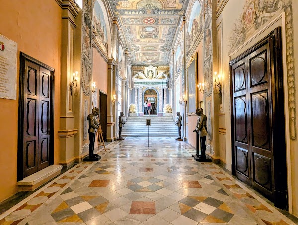 Grandmaster Palace Courtyard 1