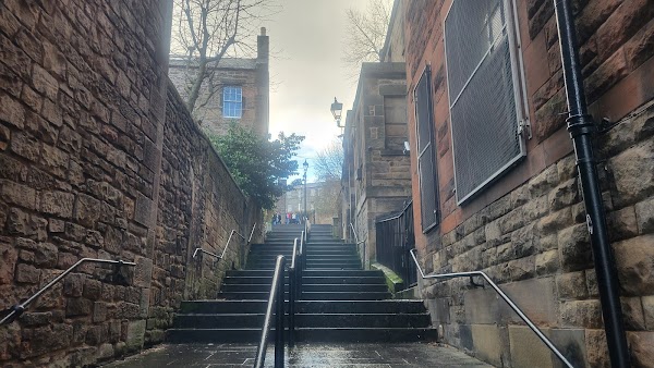 The Vennel Viewpoint Edinburgh Castle 3