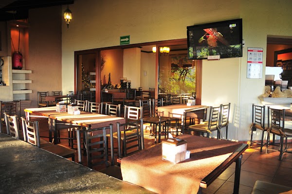 Las Brumas Grill & Cafe