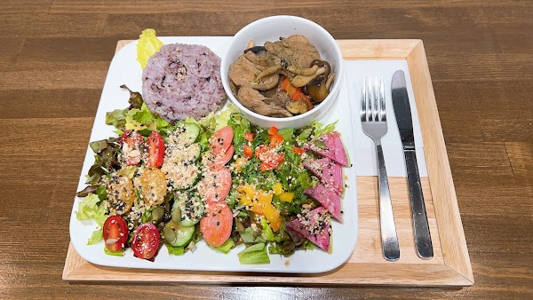 ZIRAEL Vegan Restaurant 5