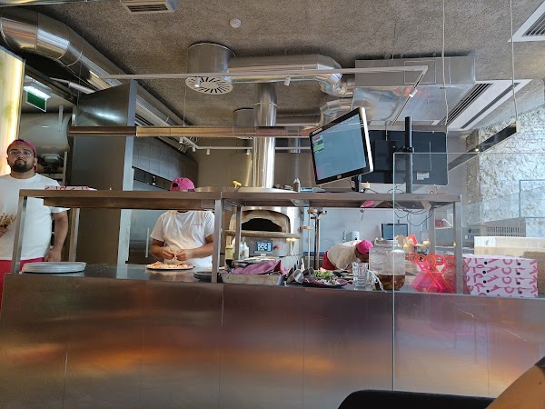 Sophia Pizzoteca & Bar 2