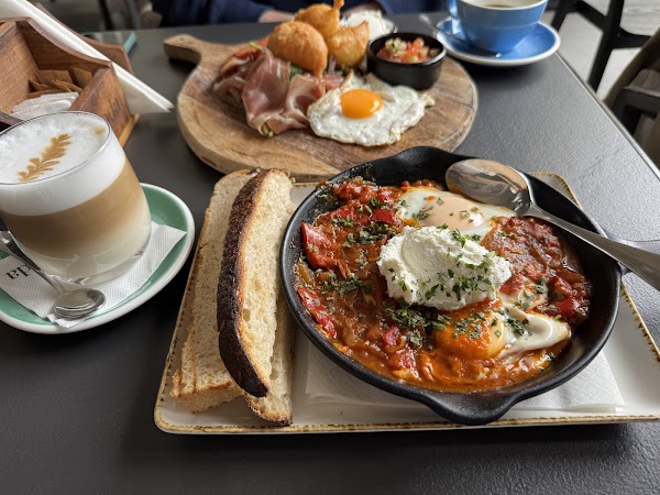 Denada Bistro & Cafe 3