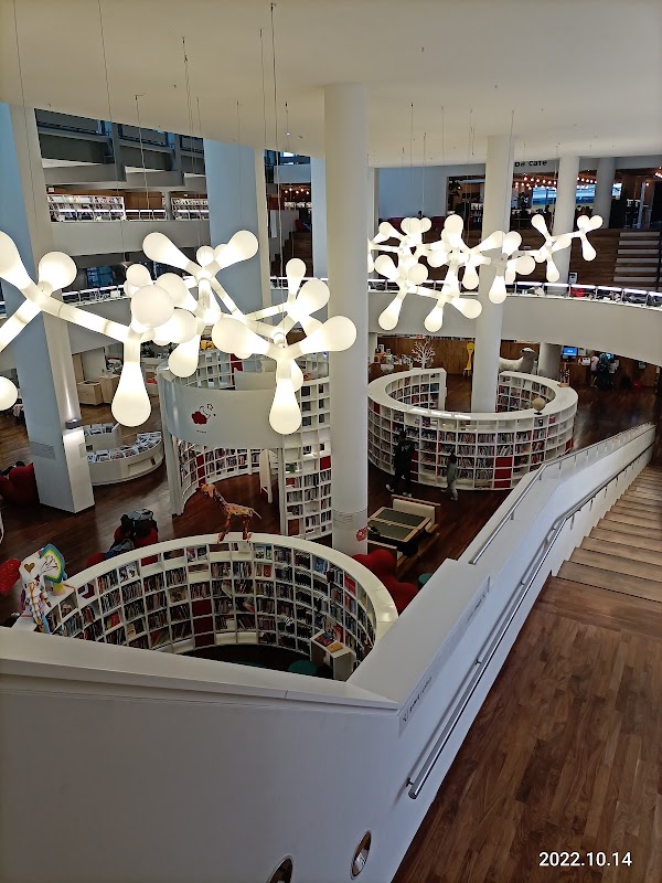 OBA Oosterdok - Public Library 5