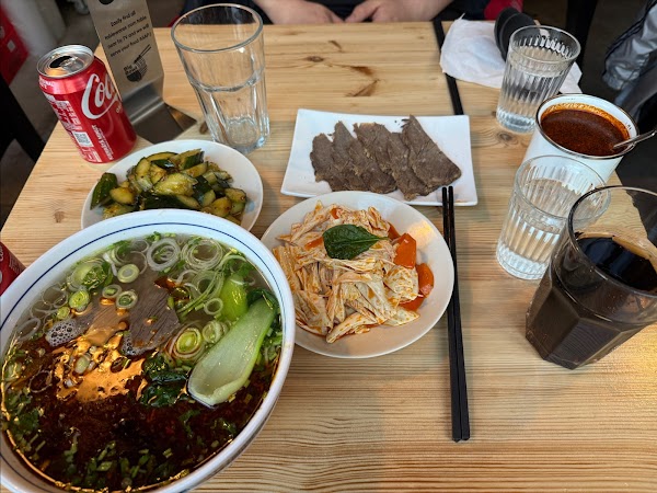 Restaurant Big Bowl Noodle 4