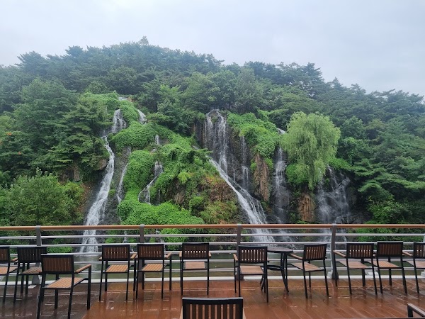 Hongjecheon Artificial Waterfall 4