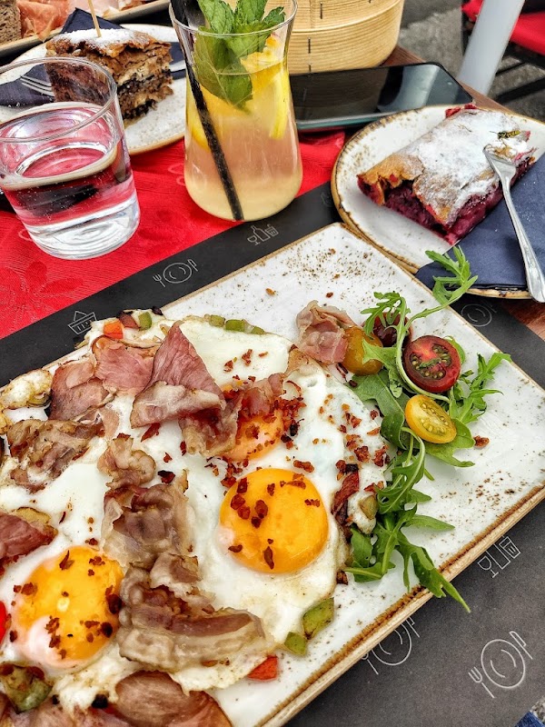 Kodila Gourmet & Bistro Market 5