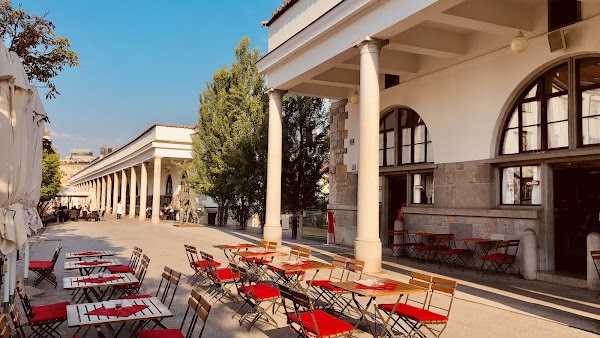 Kodila Gourmet & Bistro Market 4